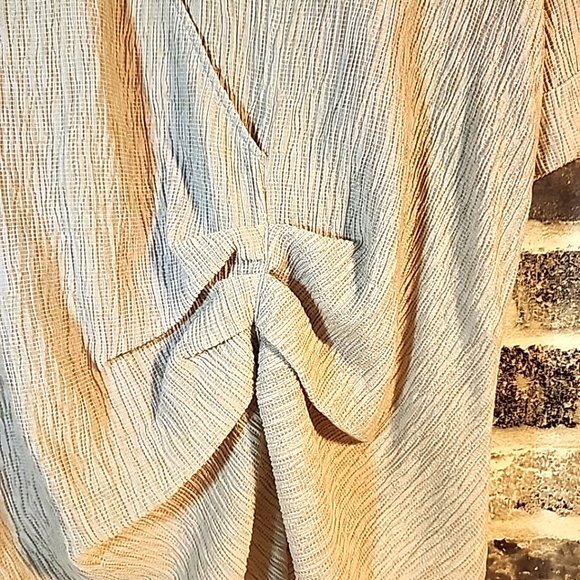 Womens Alfani Blouse Large Short Sleeved Neutral Tone Rouch Front Collar Busines - Picture 8 of 8